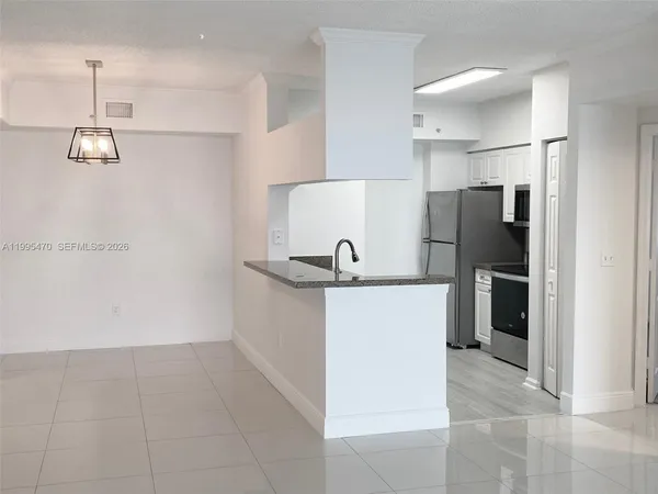 $3,995 | 17100 North Bay Road, Unit 1604, Sunny Isles Beach, FL 33160
