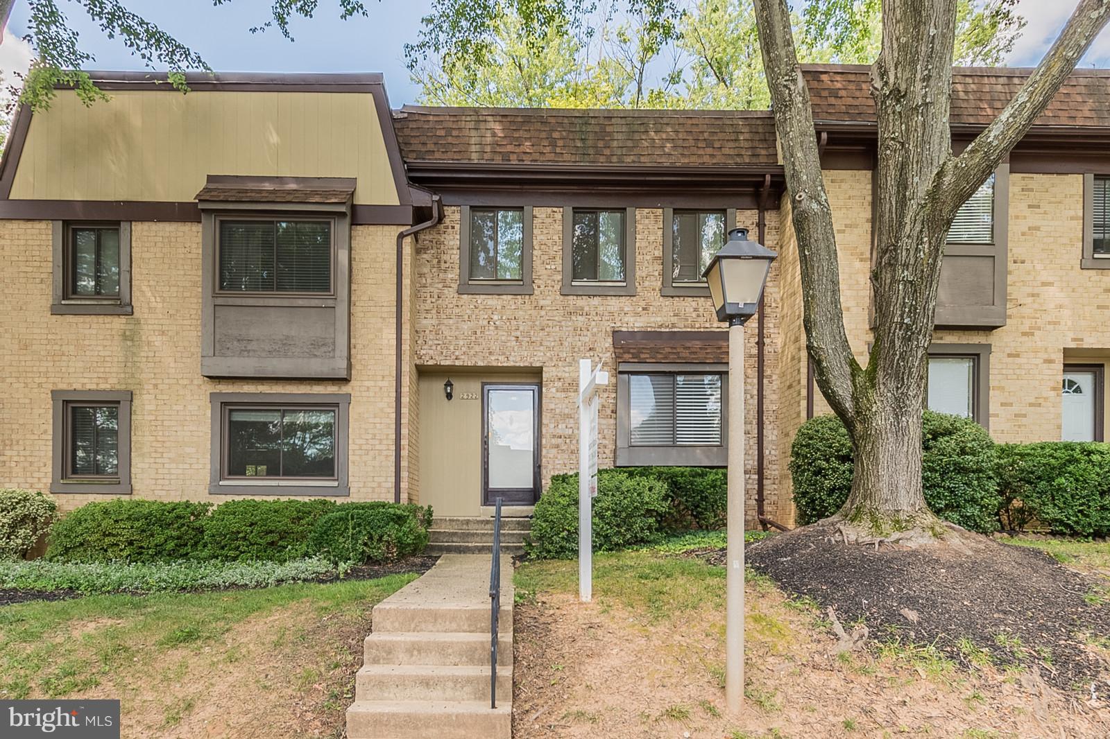 2922 Jermantown Road, Unit 17 Oakton, VA 22124 - Photo 1 of 26 Exterior (Front)