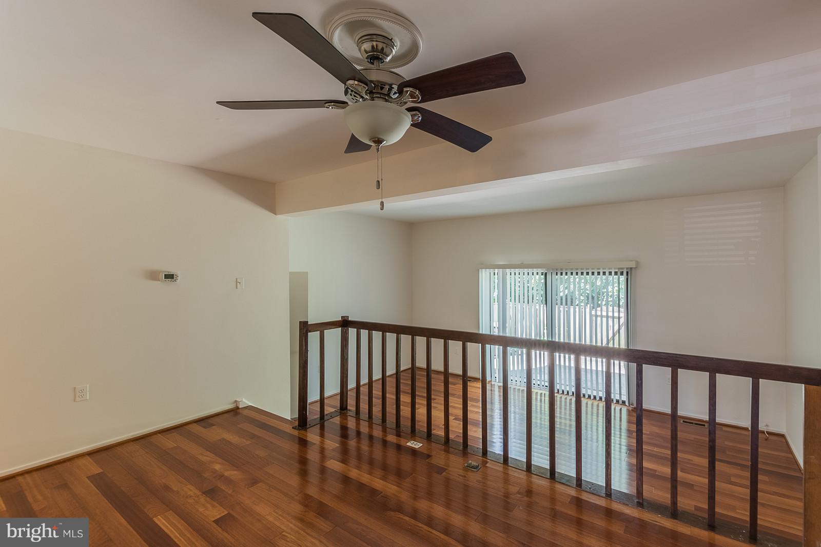 2922 Jermantown Road, Unit 17 Oakton, VA 22124 - Photo 11 of 26 Living Room