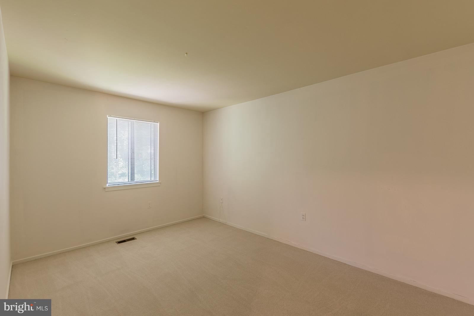2922 Jermantown Road, Unit 17 Oakton, VA 22124 - Photo 14 of 26 Bedroom