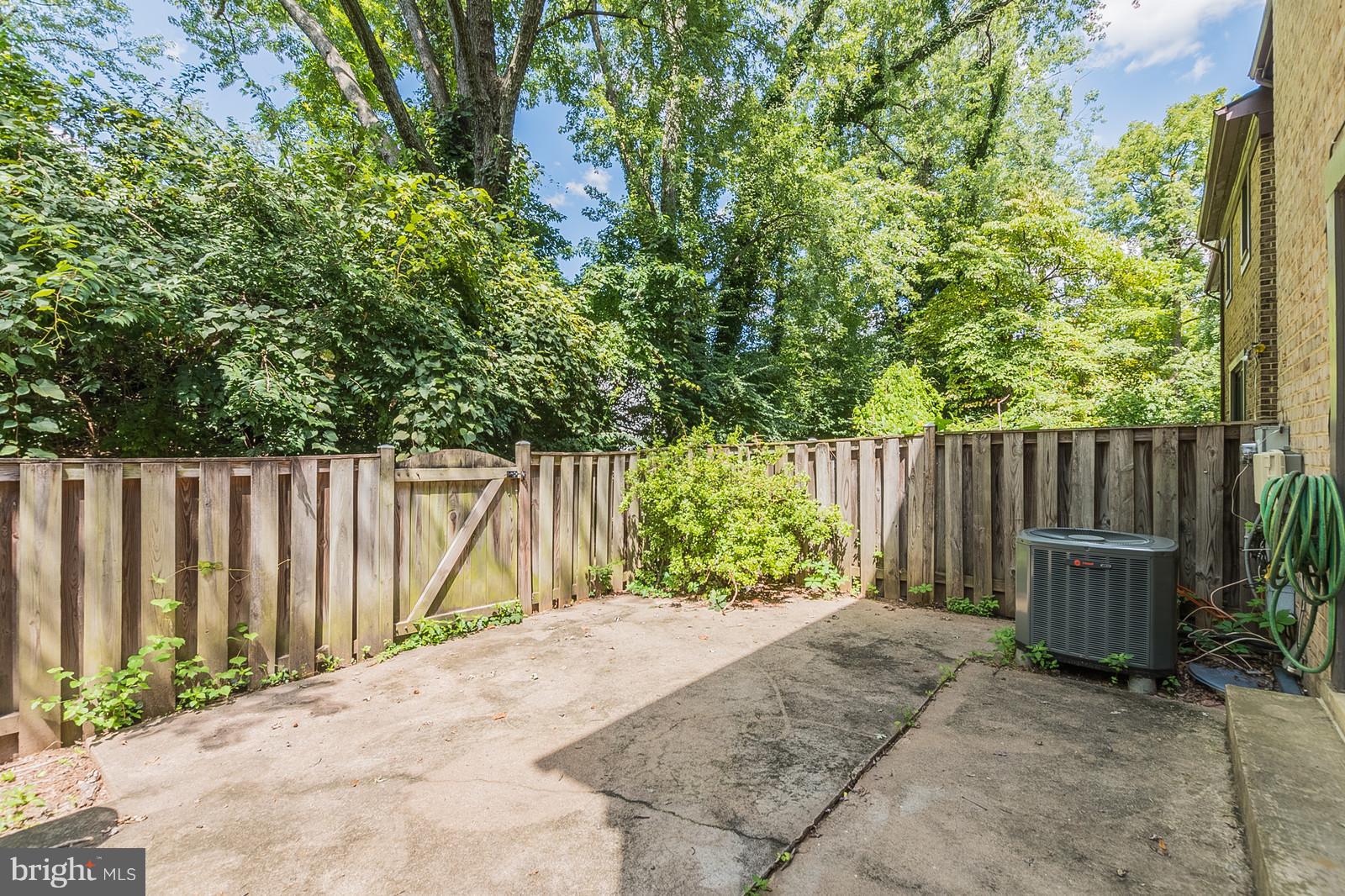 2922 Jermantown Road, Unit 17 Oakton, VA 22124 - Photo 15 of 26 Exterior (Rear)
