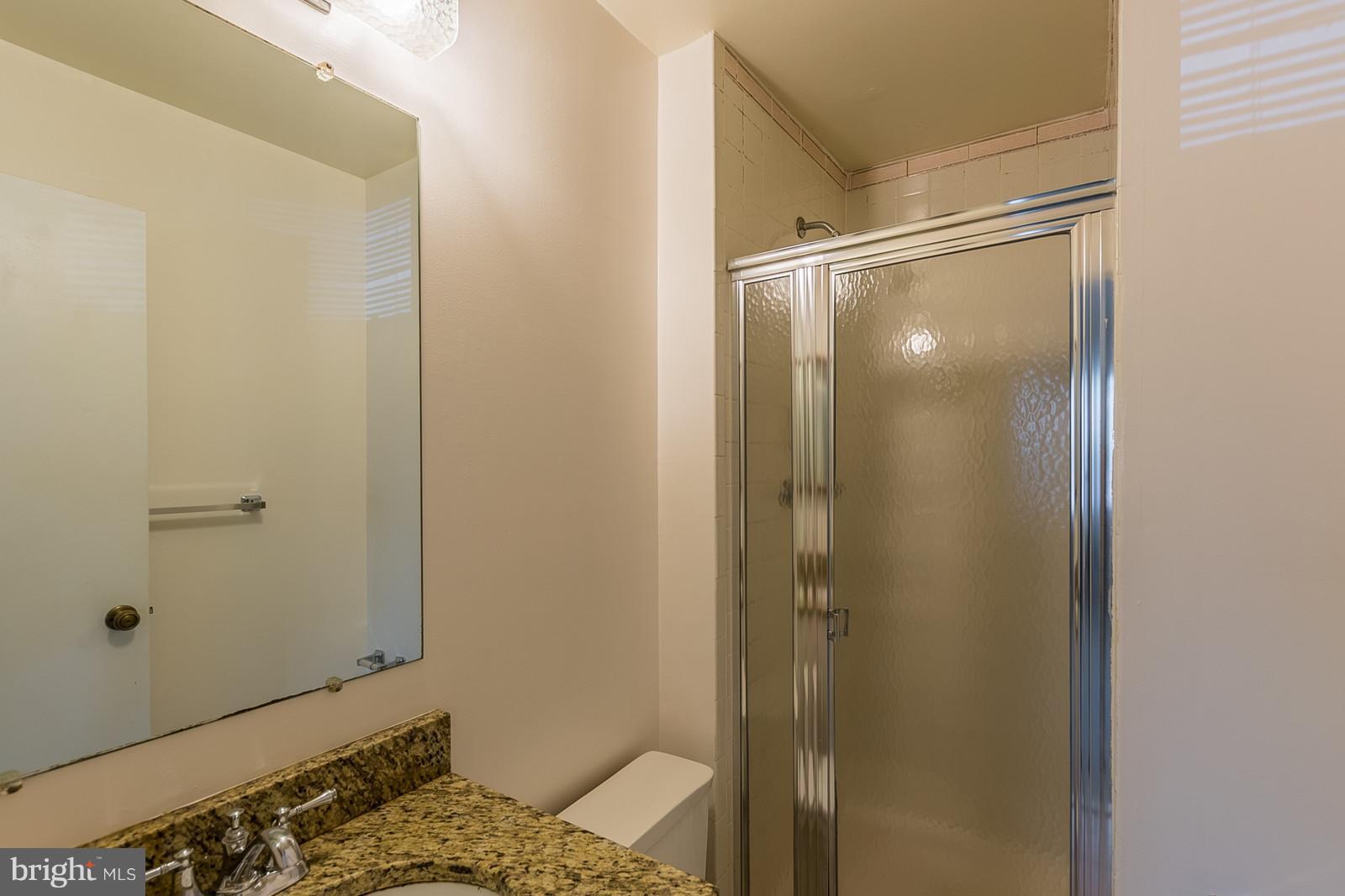 2922 Jermantown Road, Unit 17 Oakton, VA 22124 - Photo 19 of 26 Bath (Master)