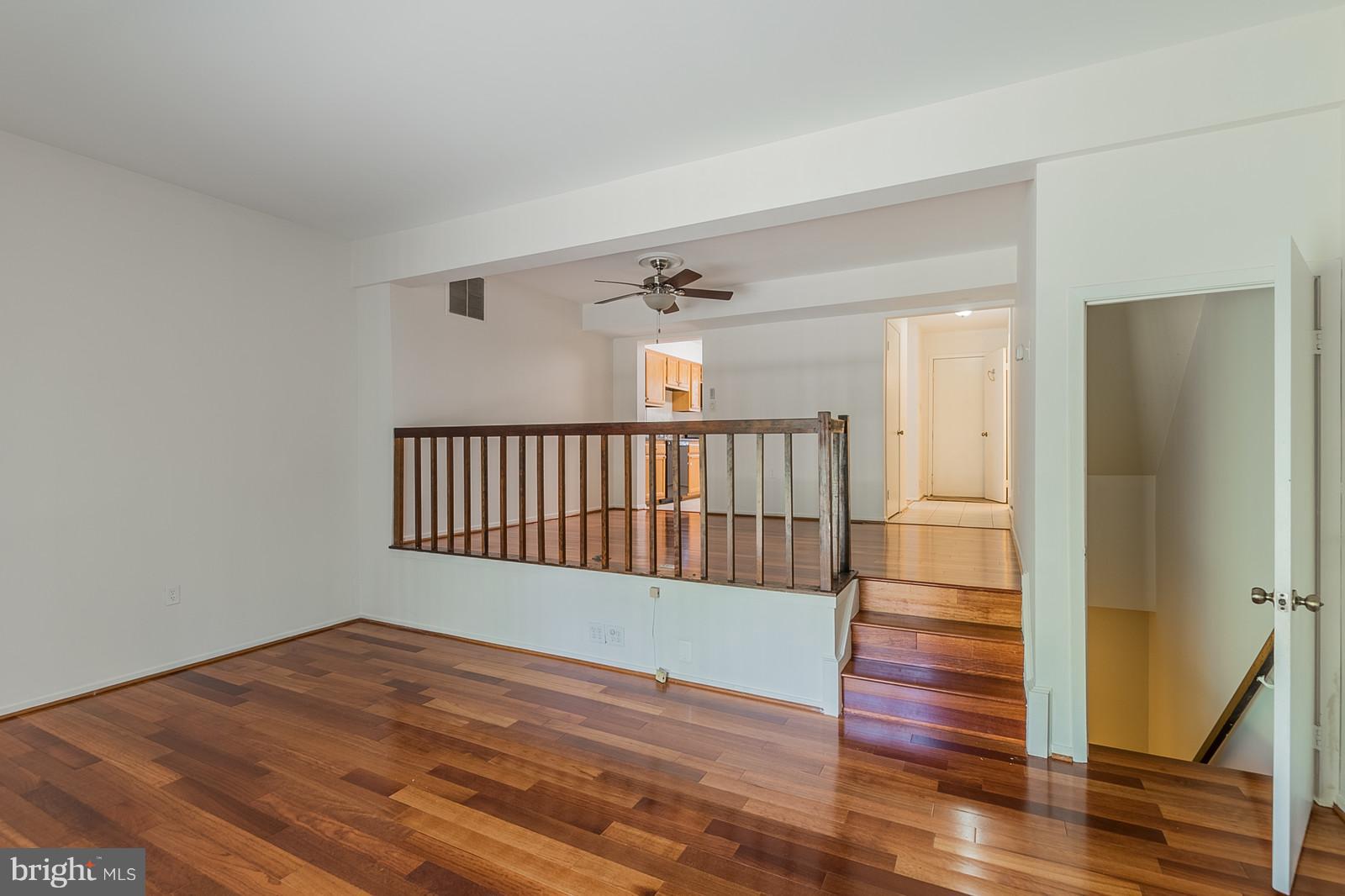 2922 Jermantown Road, Unit 17 Oakton, VA 22124 - Photo 3 of 26 Dining Room