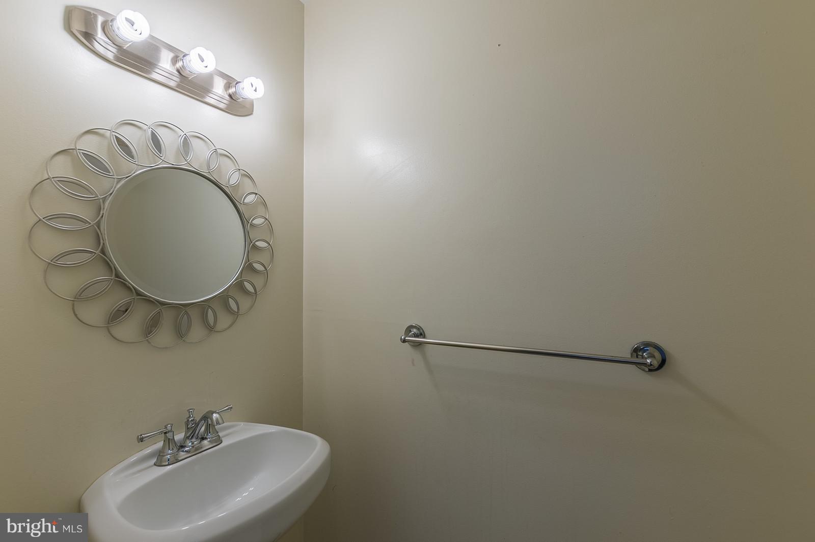 2922 Jermantown Road, Unit 17 Oakton, VA 22124 - Photo 7 of 26 Bath