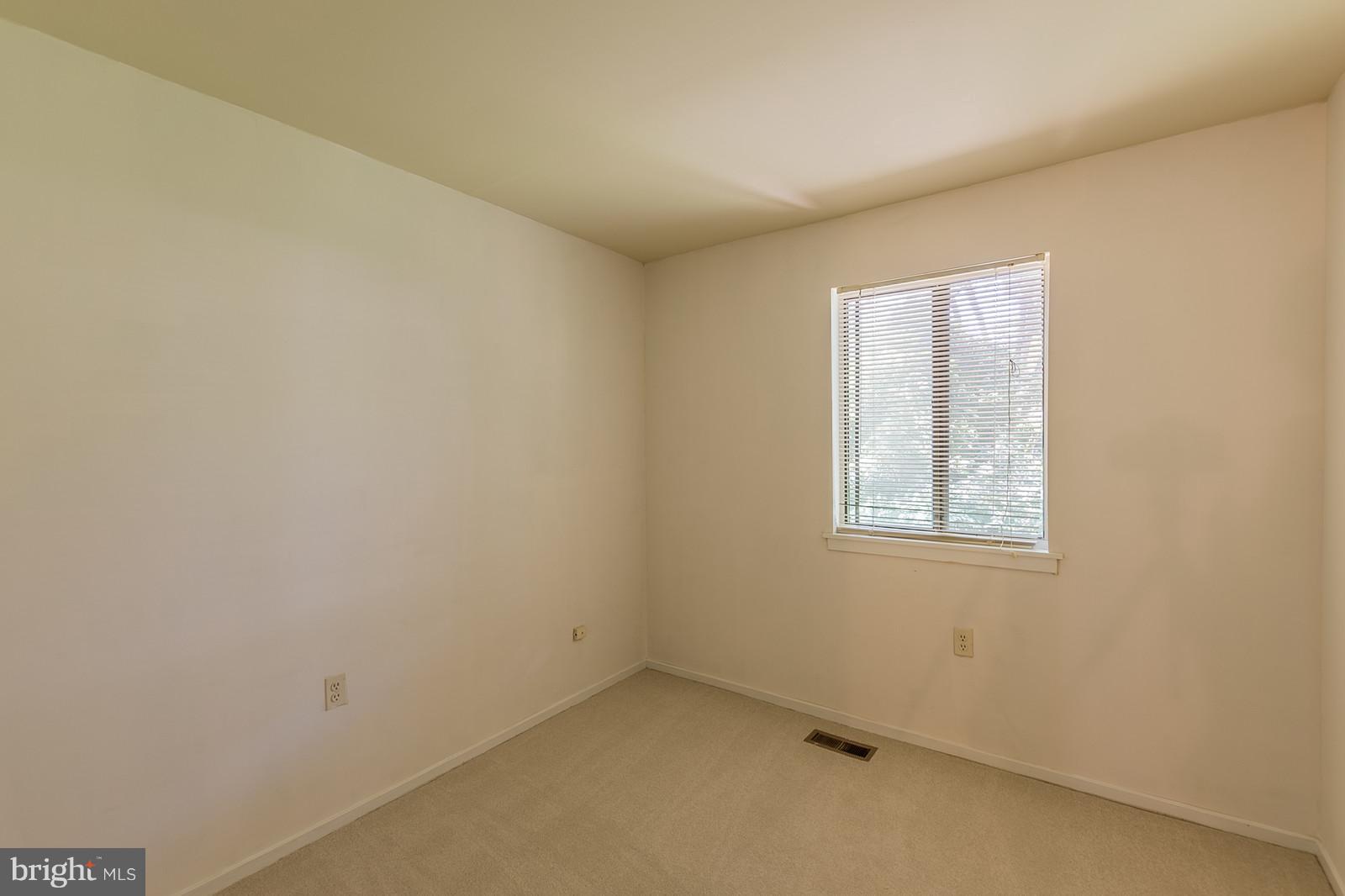 2922 Jermantown Road, Unit 17 Oakton, VA 22124 - Photo 9 of 26 Bedroom