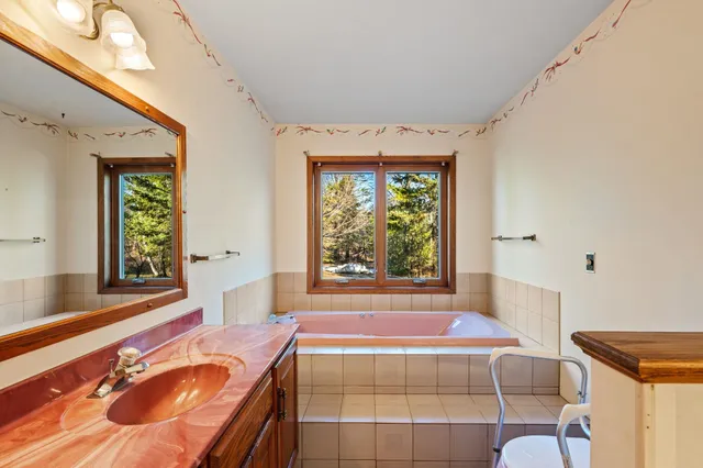 $1,400,000 | 8324 Woodlane Road, Sturgeon Bay, WI 54235