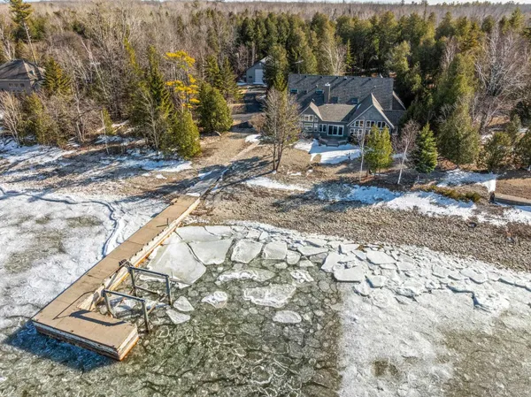 $1,400,000 | 8324 Woodlane Road, Sturgeon Bay, WI 54235