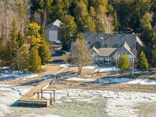 $1,400,000 | 8324 Woodlane Road, Sturgeon Bay, WI 54235