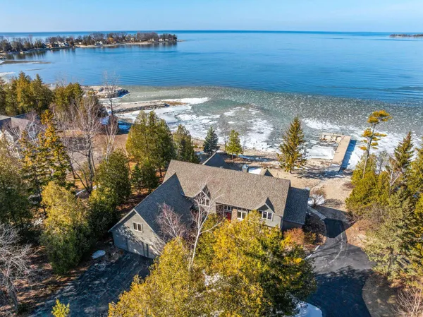 $1,400,000 | 8324 Woodlane Road, Sturgeon Bay, WI 54235