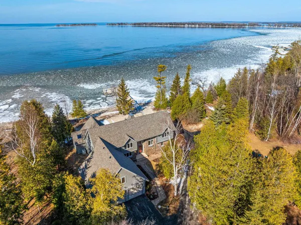 $1,400,000 | 8324 Woodlane Road, Sturgeon Bay, WI 54235