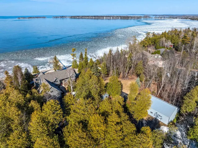 $1,400,000 | 8324 Woodlane Road, Sturgeon Bay, WI 54235