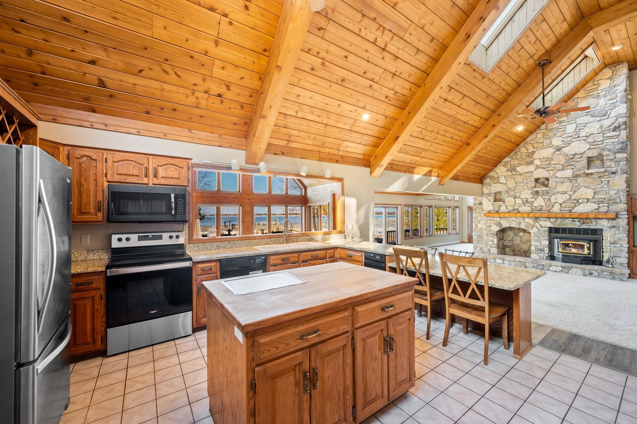 8324 Woodlane Road Sturgeon Bay, WI 54235 - Photo 8 of 55