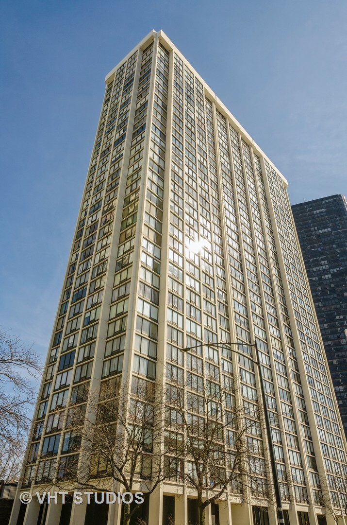 5445 North Sheridan Road, Unit 707 Chicago, IL 60640 - Photo 1 of 11