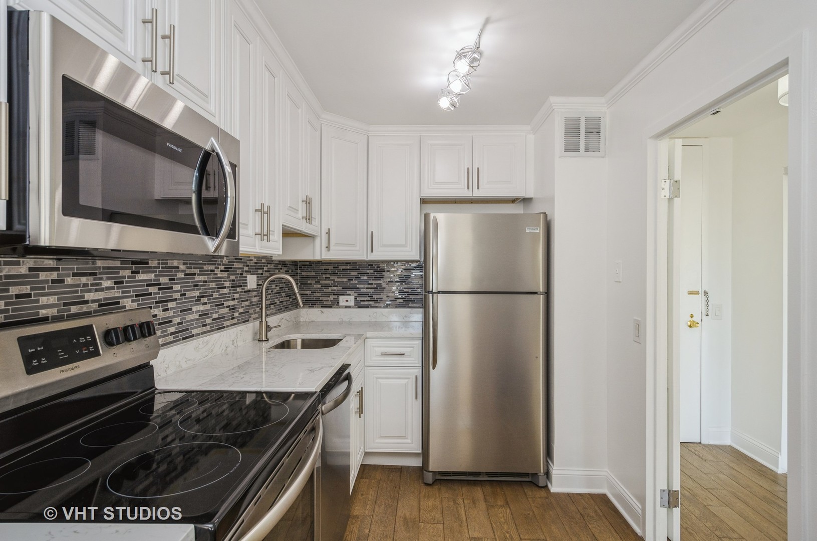 5445 North Sheridan Road, Unit 707 Chicago, IL 60640 - Photo 5 of 11