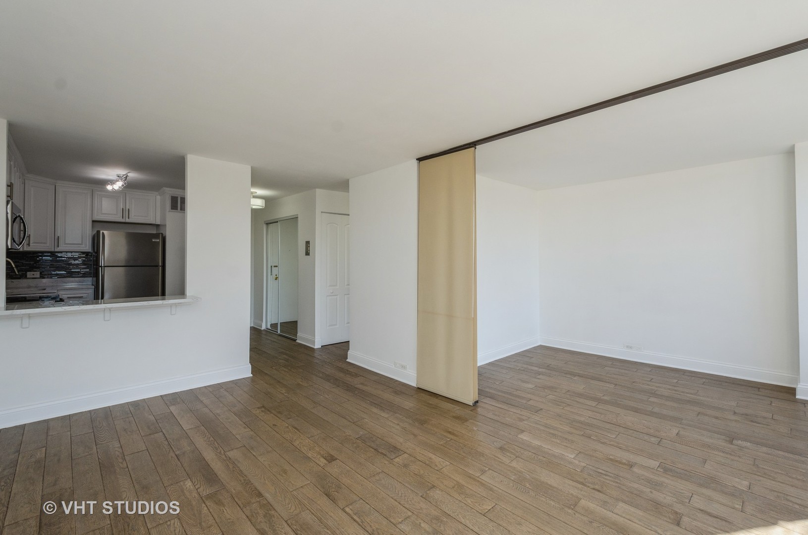 5445 North Sheridan Road, Unit 707 Chicago, IL 60640 - Photo 7 of 11