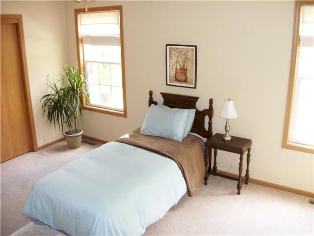 211 Barry Road Southwest Reynoldsburg, OH 43068 - Photo 13 of 21 Gallery Image 13