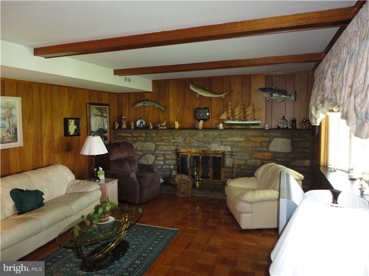 781 Broadmoor Road Huntingdon Valley, PA 19006 - Photo 4 of 14 Gallery Image 4