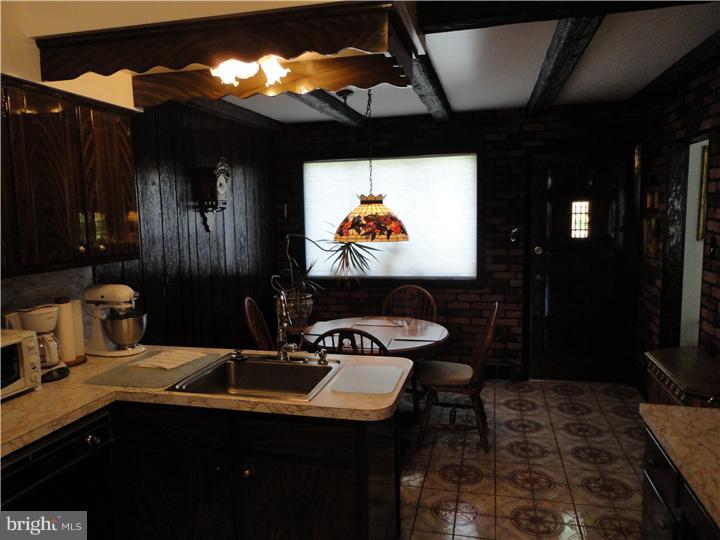 781 Broadmoor Road Huntingdon Valley, PA 19006 - Photo 7 of 14 Gallery Image 7