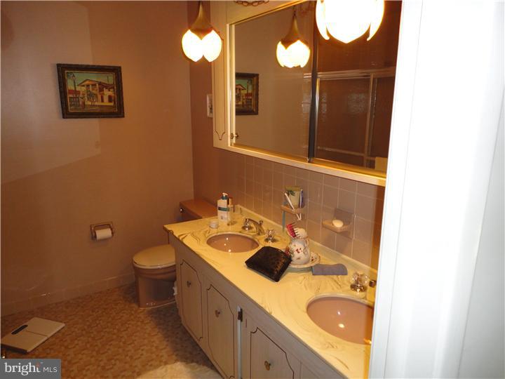 781 Broadmoor Road Huntingdon Valley, PA 19006 - Photo 10 of 14 Gallery Image 10