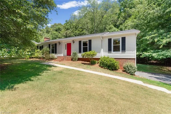 $275,000 | 3725 Crestbrook Lane, Pfafftown, NC 27040