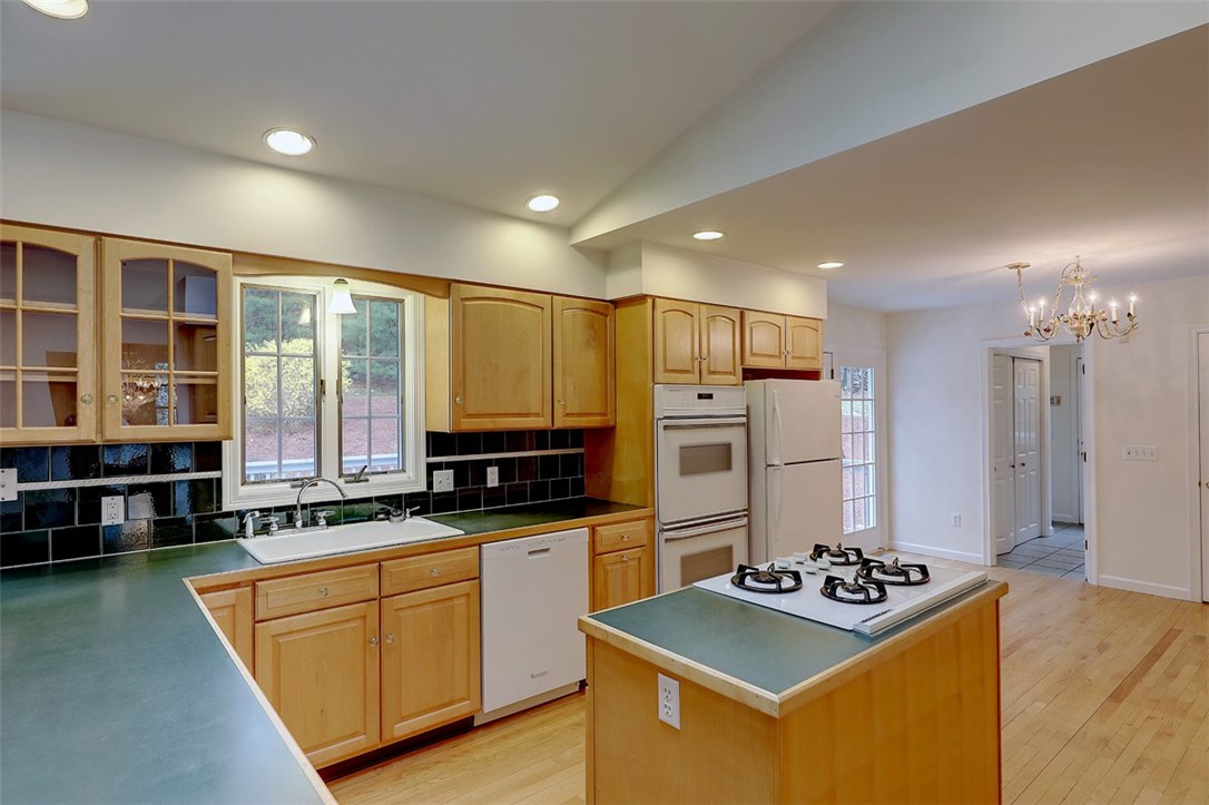 15 Scott Farm Road North Smithfield, RI 02896 - Photo 19 of 27 Gallery Image 19