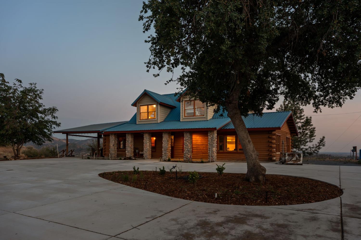 20146 Nicholas Road Prather, CA 93651 - Photo 2 of 65