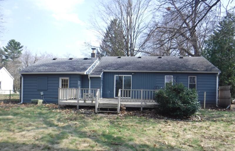 206 Clark Street Decatur, MI 49045 - Photo 4 of 17 DSCF0016