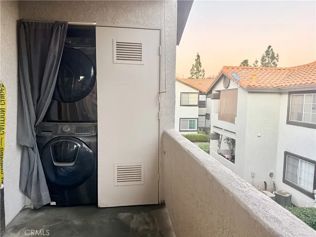 $291,500 | 16377 Lakeshore Drive, Unit 2D, Lake Elsinore, CA 92530