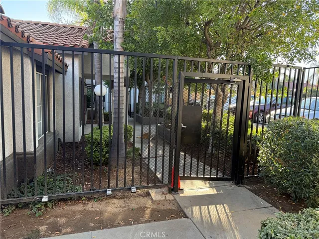 $291,500 | 16377 Lakeshore Drive, Unit 2D, Lake Elsinore, CA 92530