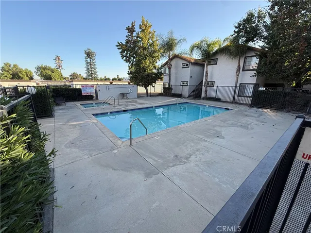$291,500 | 16377 Lakeshore Drive, Unit 2D, Lake Elsinore, CA 92530