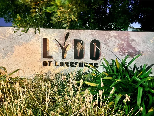 $291,500 | 16377 Lakeshore Drive, Unit 2D, Lake Elsinore, CA 92530