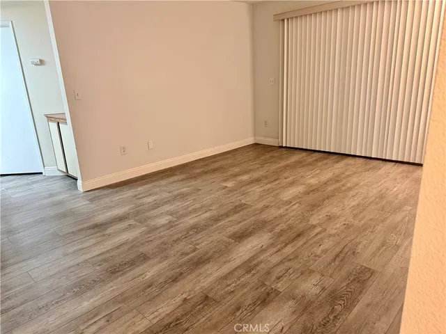 $291,500 | 16377 Lakeshore Drive, Unit 2D, Lake Elsinore, CA 92530