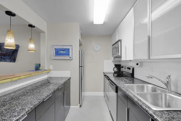 $439,000 | 88500 Overseas Highway, Unit 301, Islamorada, FL 33036