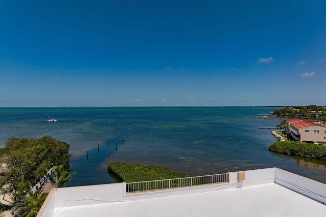 $439,000 | 88500 Overseas Highway, Unit 301, Islamorada, FL 33036