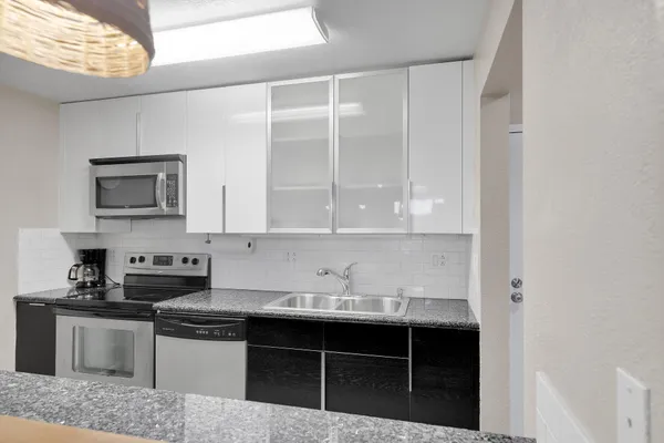 $439,000 | 88500 Overseas Highway, Unit 301, Islamorada, FL 33036