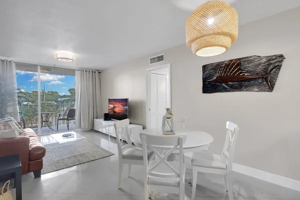 $439,000 | 88500 Overseas Highway, Unit 301, Islamorada, FL 33036