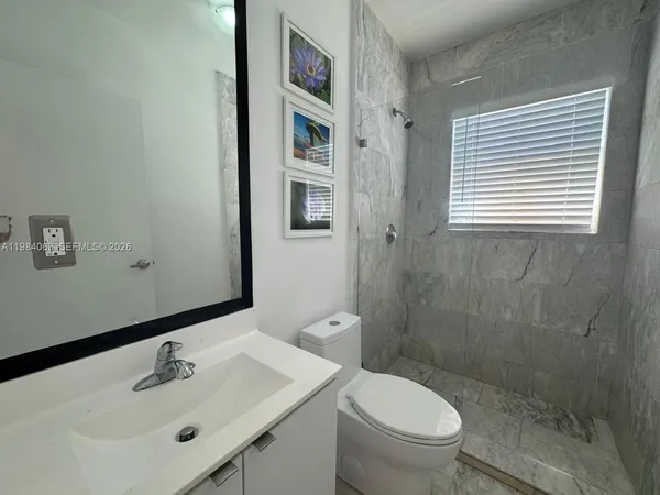 $1,950 | 810 7th Street, Unit 207, Miami Beach, FL 33139