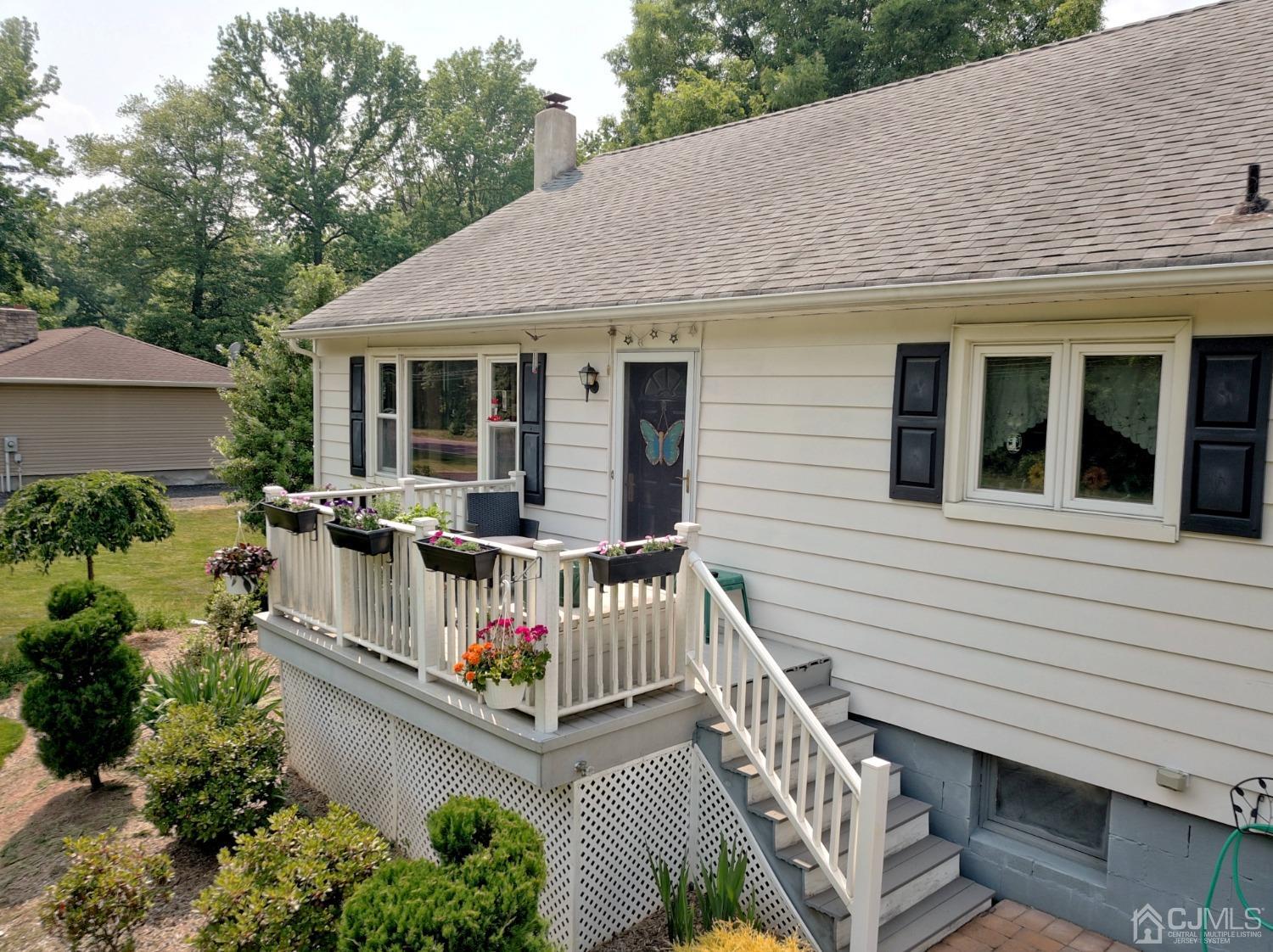 129 Fresh Ponds Road Monroe Township, NJ 08831 - Photo 13 of 65 Gallery Image 13