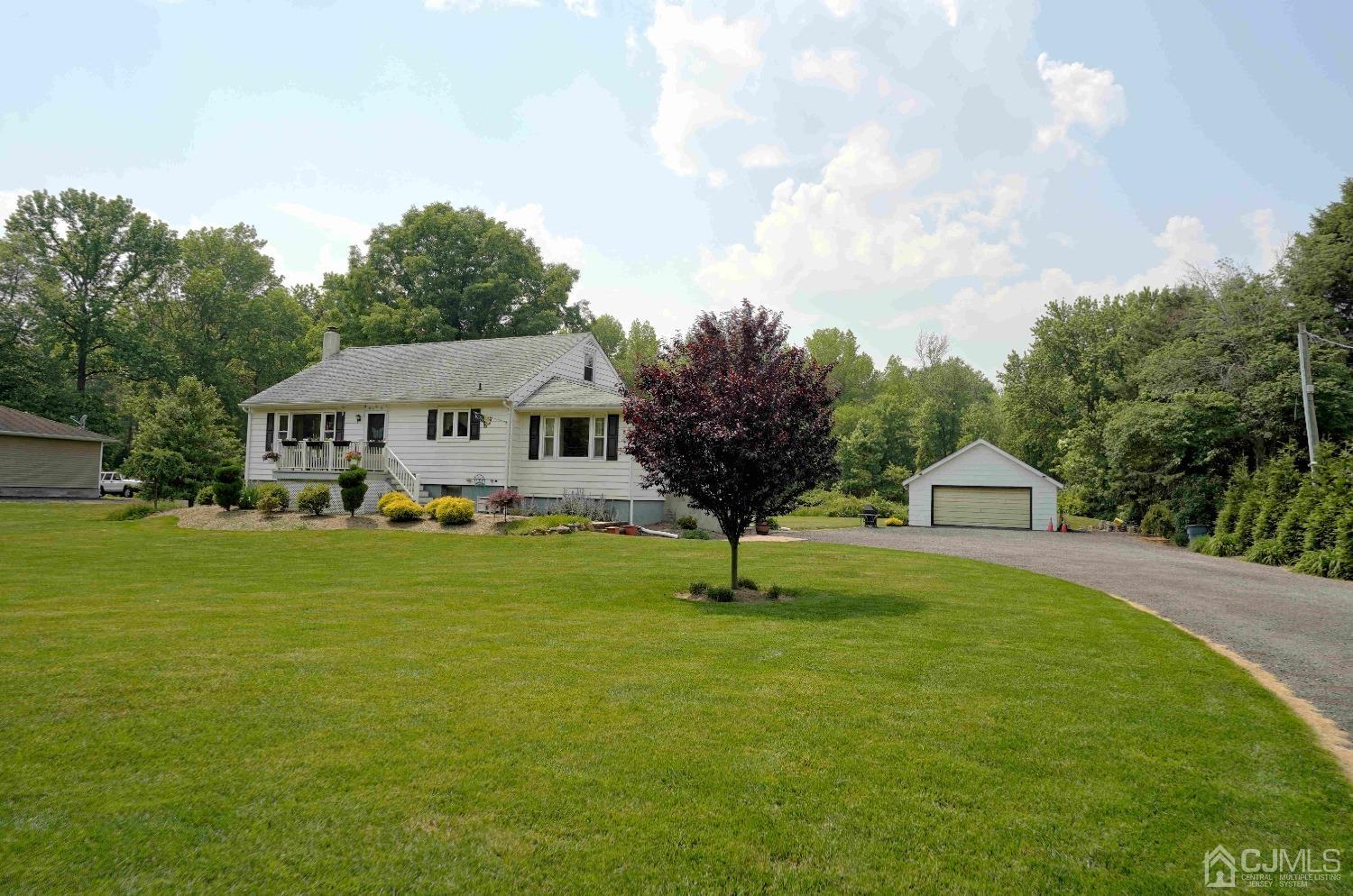 129 Fresh Ponds Road Monroe Township, NJ 08831 - Photo 16 of 65 Gallery Image 16