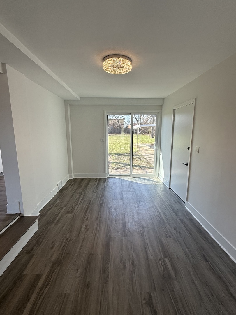 8418 Meadowbrook Drive Burr Ridge, IL 60527 - Photo 5 of 25
