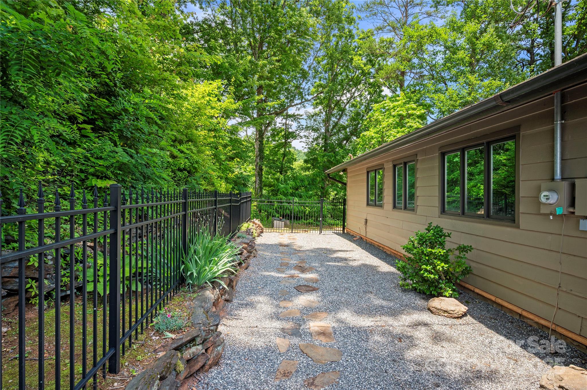 2045 Hogback Mountain Road Tryon, NC 28782 - Photo 31 of 37