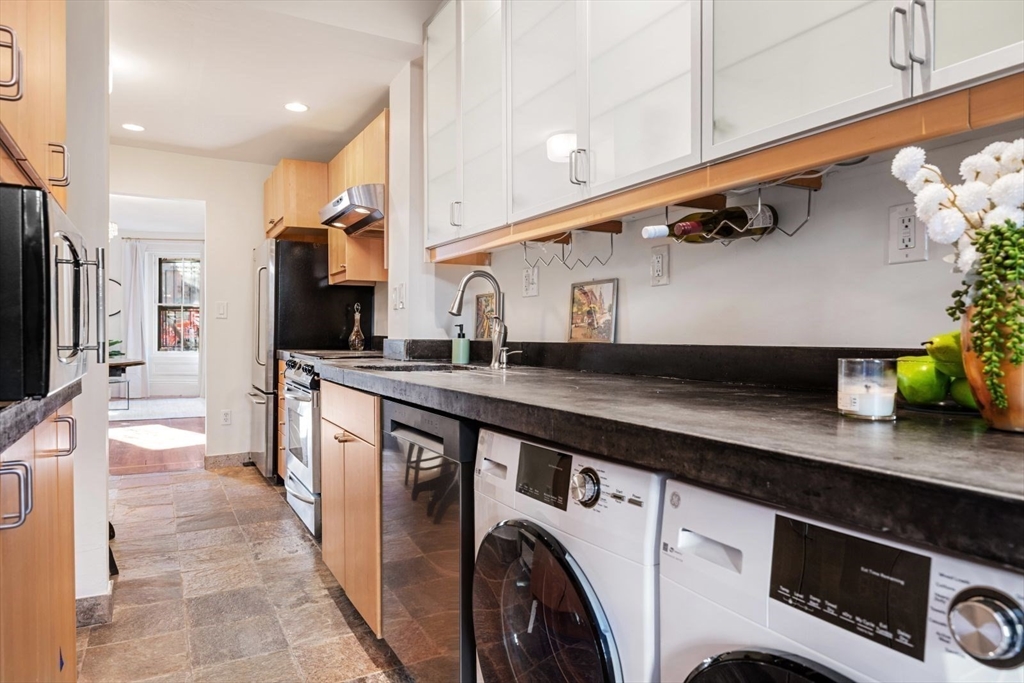 15 Concord Square, Unit A Boston, MA 02118 - Photo 13 of 22