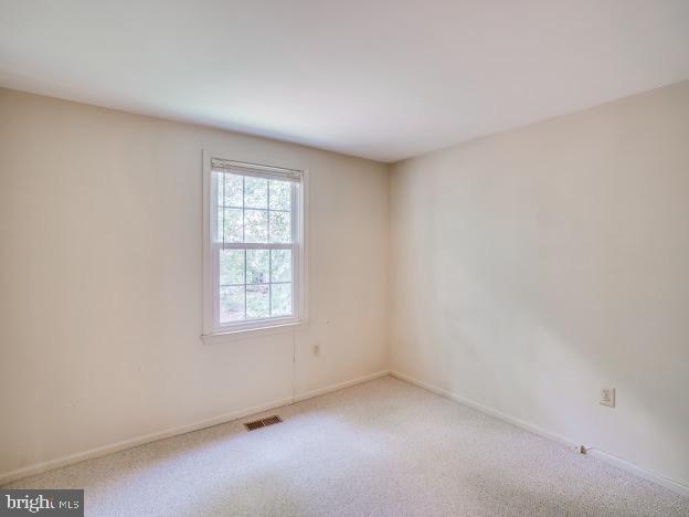 9720 Ironmaster Drive Burke, VA 22015 - Photo 35 of 46 an empty room with a window