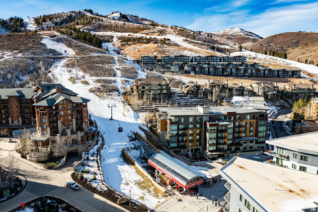 2431 West High Mountain Road, Unit 301 Park City, UT 84098 - Photo 3 of 47