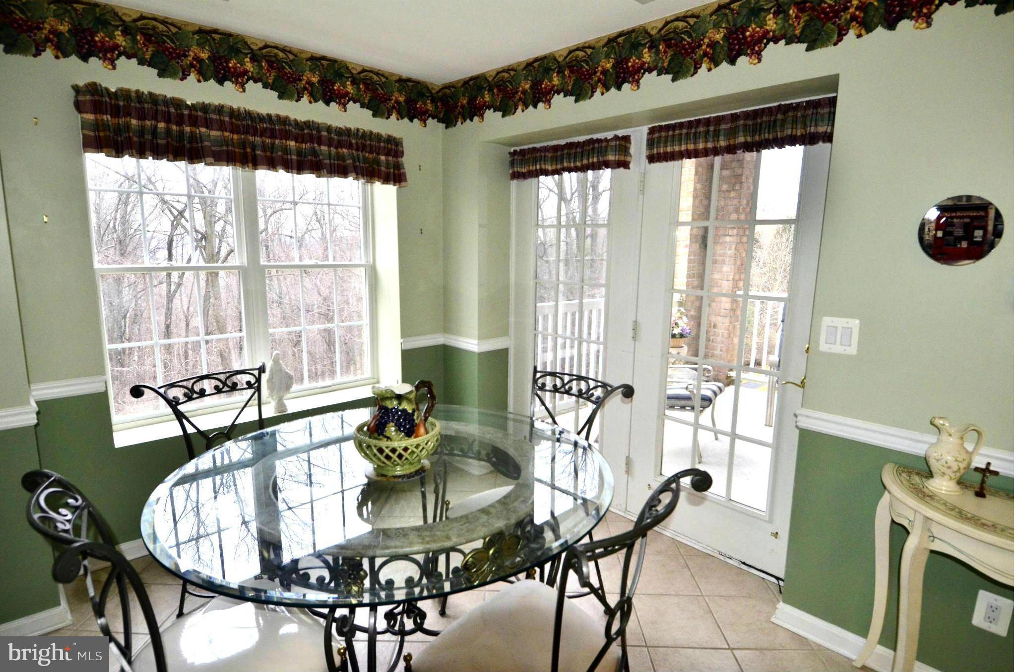 12300 Rosslare Ridge Road, Unit 204 Lutherville-Timonium, MD 21093 - Photo 6 of 13 Kitchen