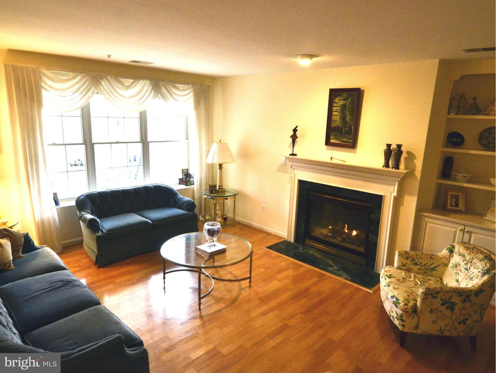 12300 Rosslare Ridge Road, Unit 204 Lutherville-Timonium, MD 21093 - Photo 9 of 13 Living Room