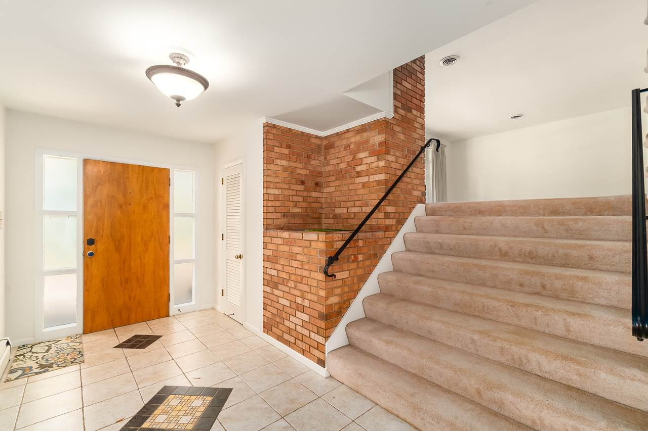 1704 Dixie Trail Raleigh, NC 27607 - Photo 4 of 30 Photo 4