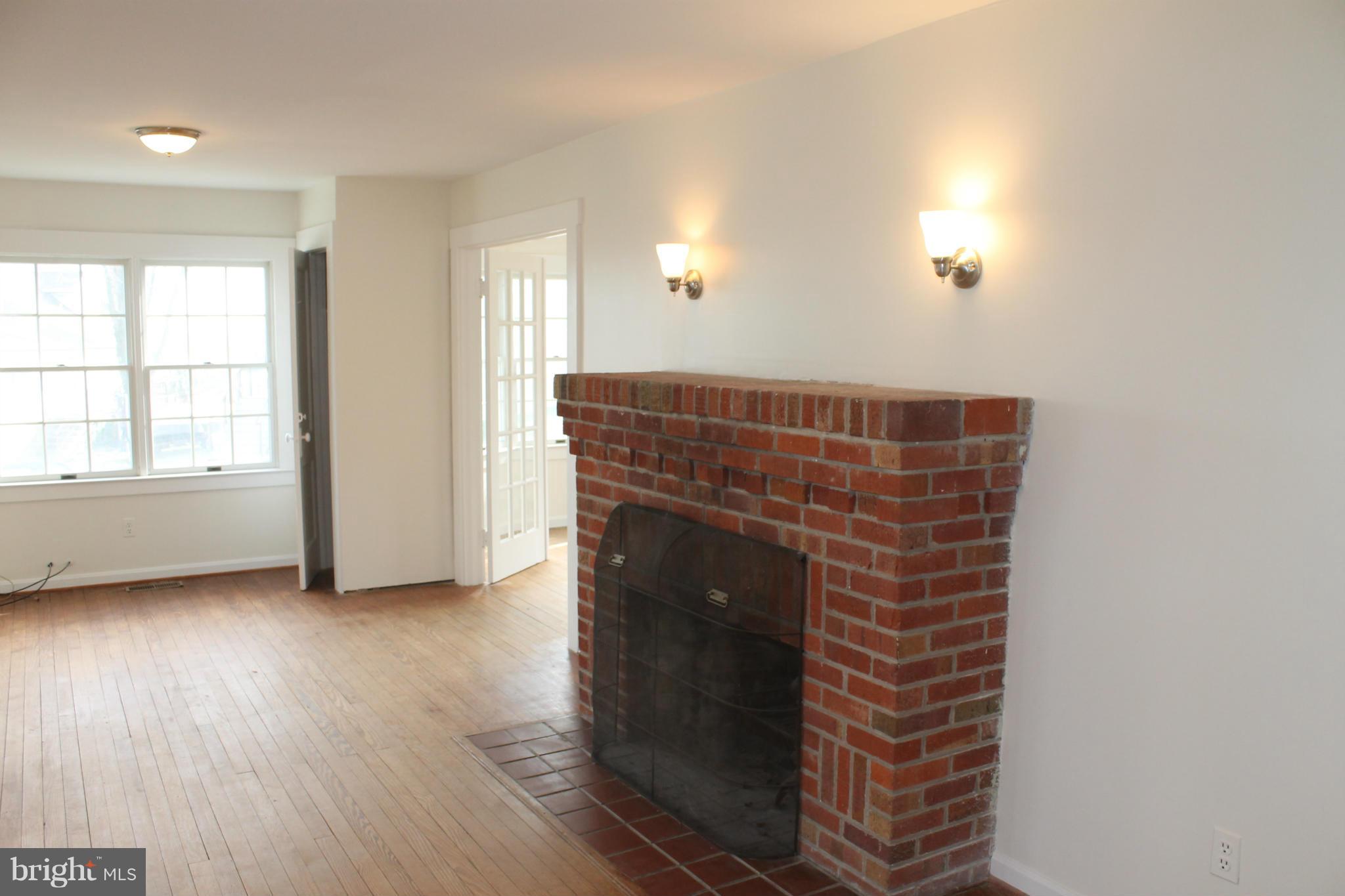 2803 Ridge Road Huntingtown, MD 20639 - Photo 22 of 27 Living Room