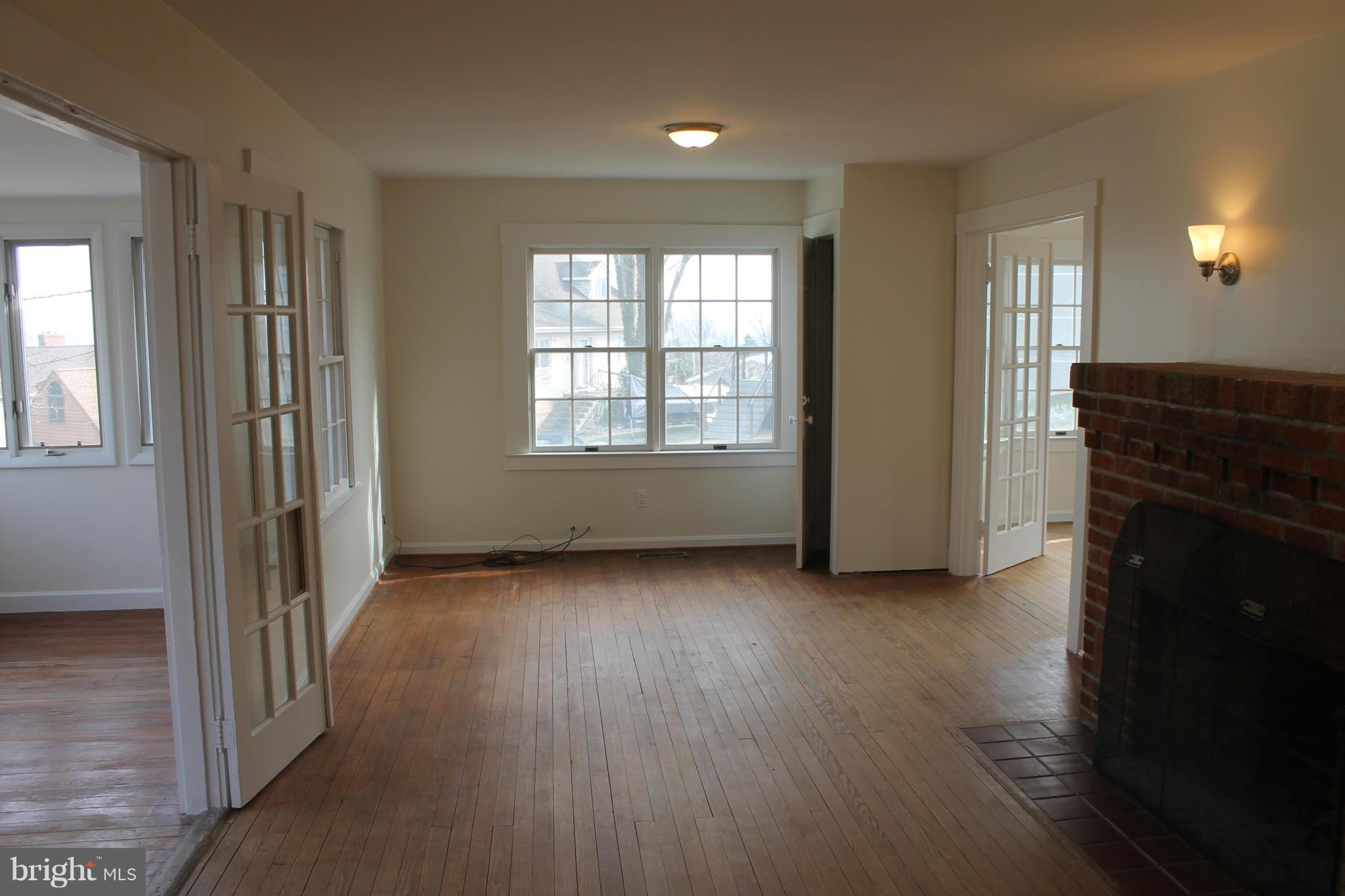 2803 Ridge Road Huntingtown, MD 20639 - Photo 23 of 27 Living Room