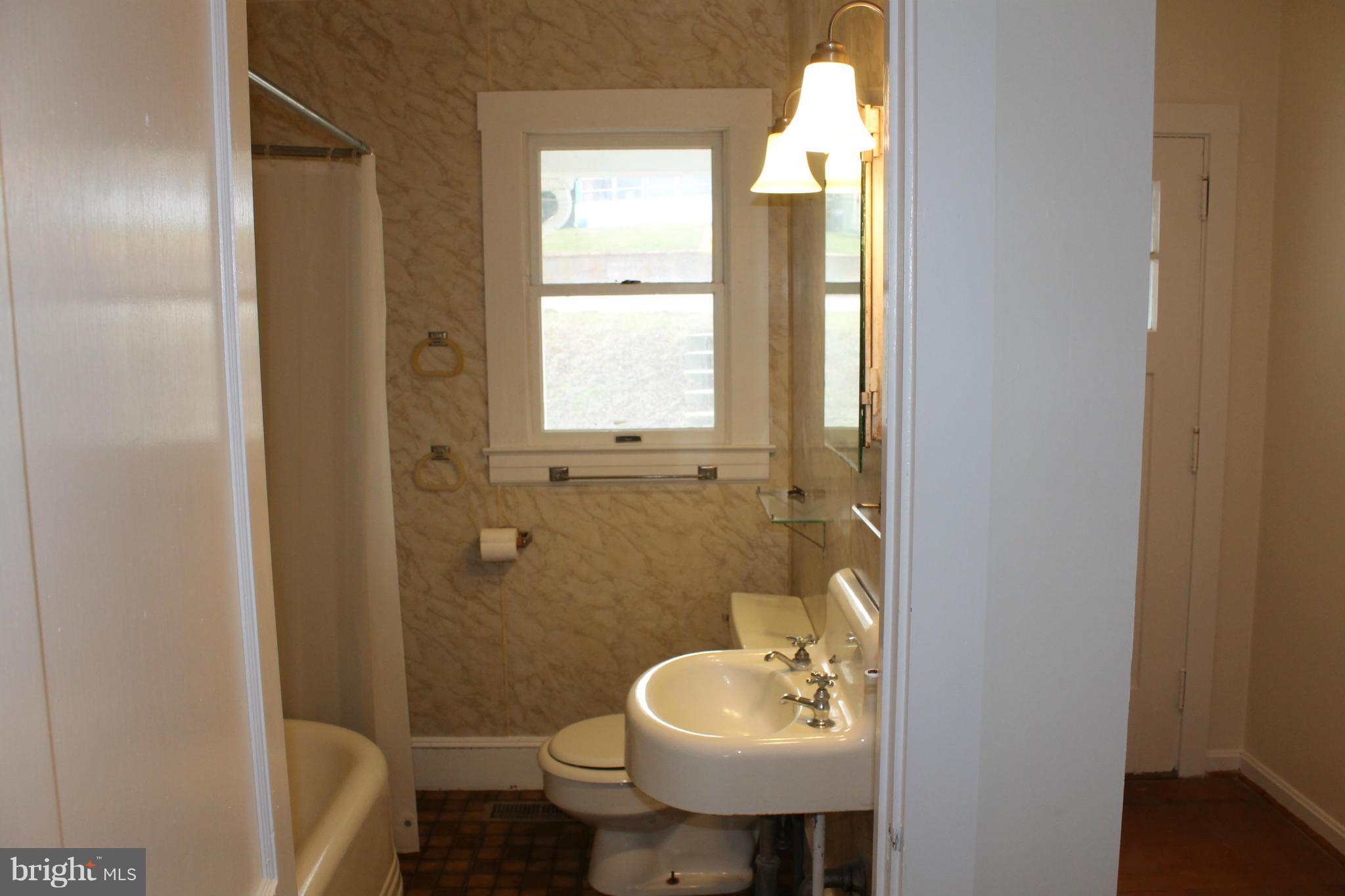 2803 Ridge Road Huntingtown, MD 20639 - Photo 7 of 27 Bath